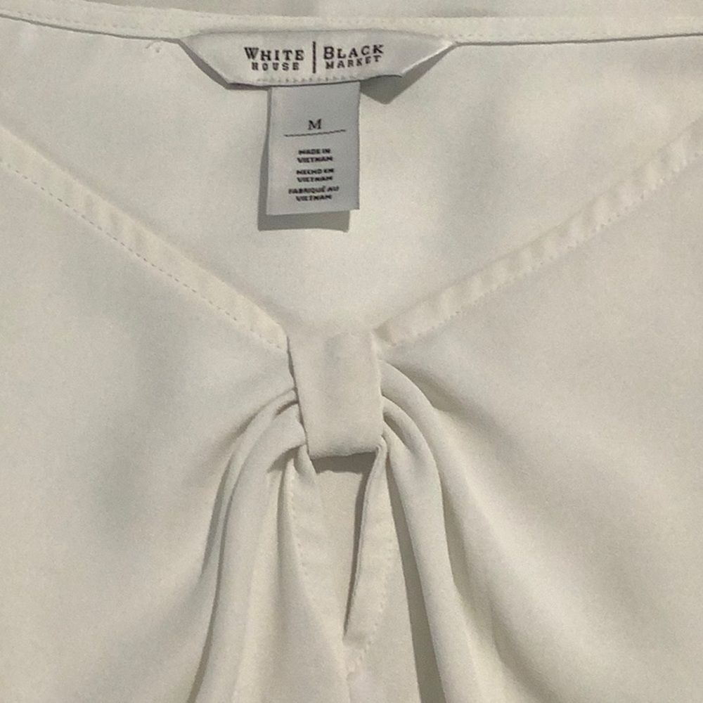 🎀 WHBM White Bow-Front Blouse – Cap Sleeve, Rounded Neck – Size M - Picture 7 of 8